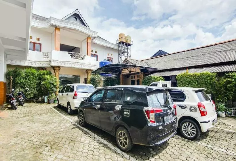 هتل Oyo 91063 Kost Bunga