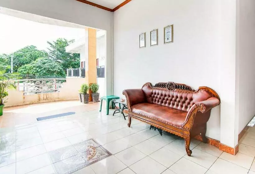 هتل Oyo 91063 Kost Bunga