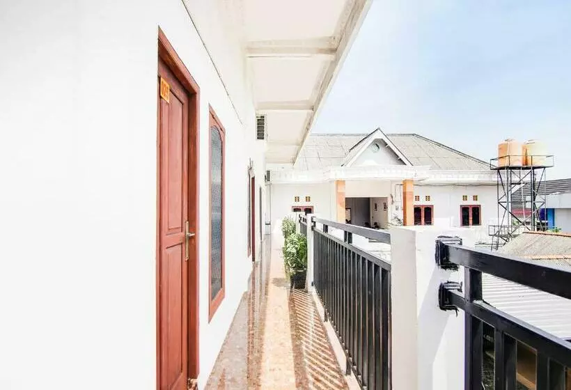 هتل Oyo 91063 Kost Bunga