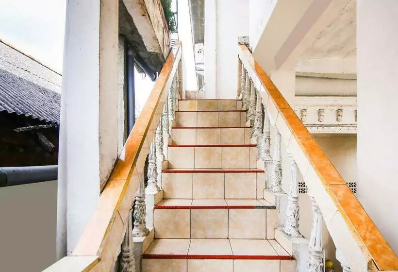 هتل Oyo 91063 Kost Bunga