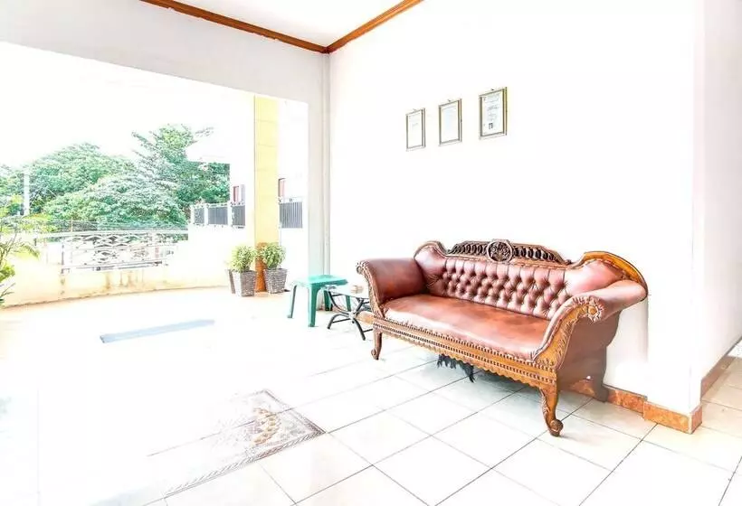 هتل Oyo 91063 Kost Bunga