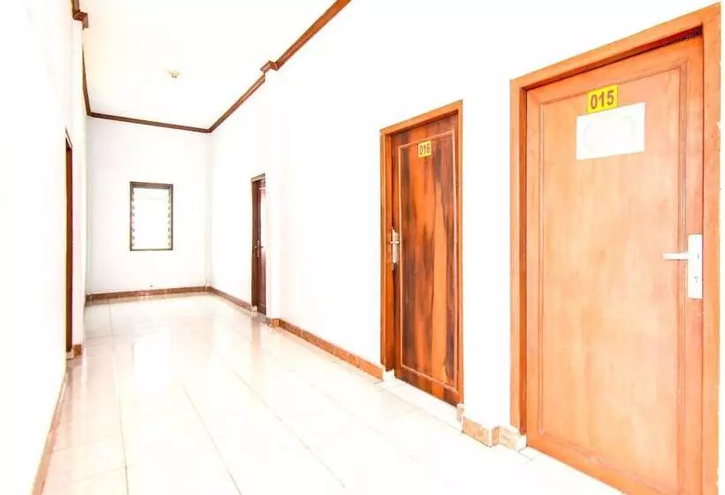 هتل Oyo 91063 Kost Bunga