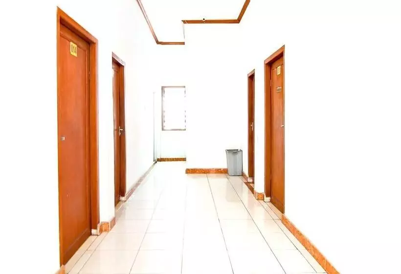 هتل Oyo 91063 Kost Bunga