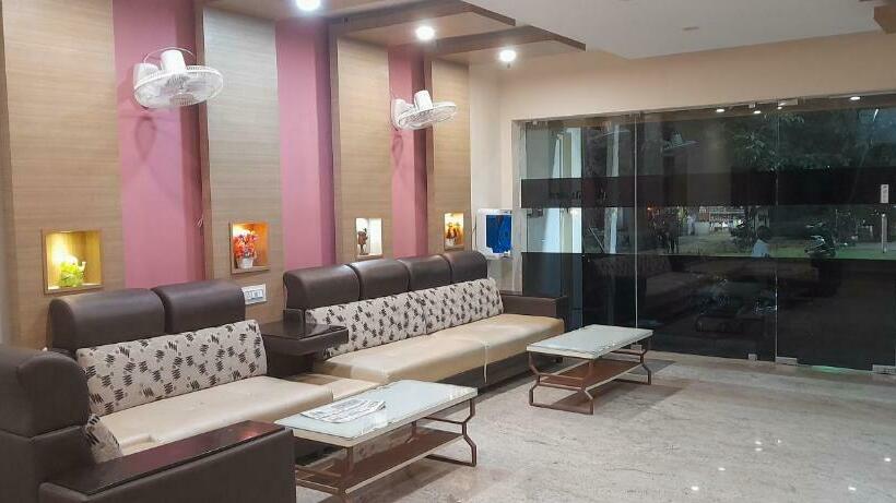 Hotel Sai Velan Residency