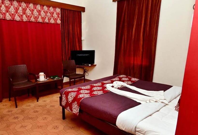 Hotel Swim Sea Beach Resort, Panjim