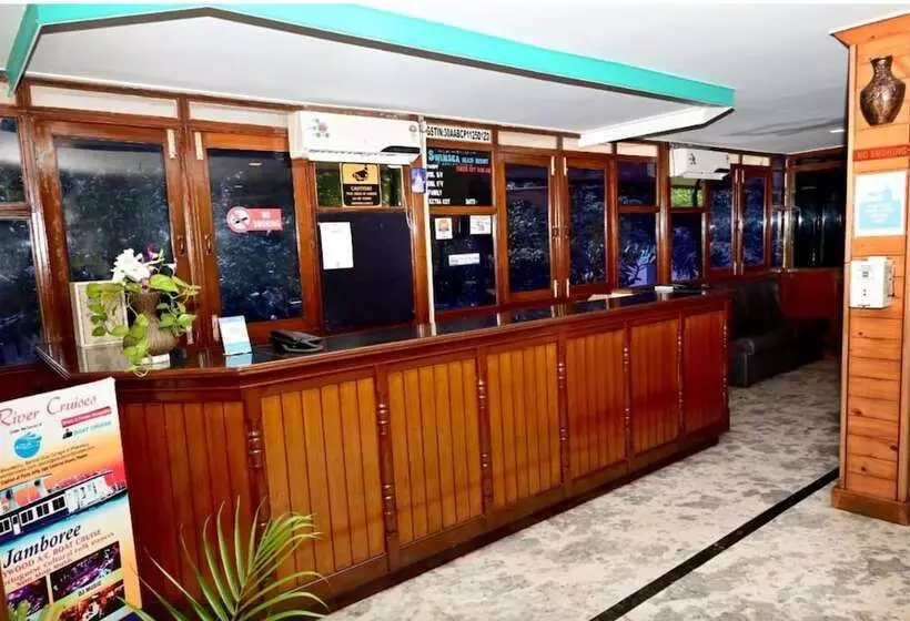 ホテル Swim Sea Beach Resort, Panjim