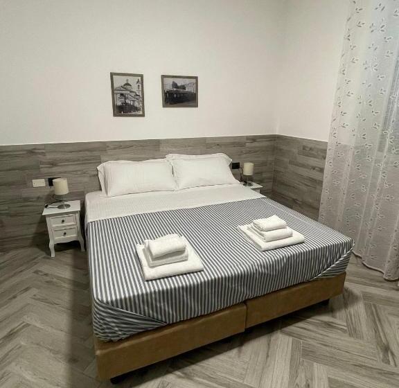 بنسيون Holiday Rooms Rho