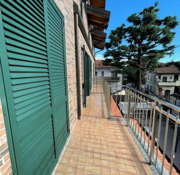 بنسيون Holiday Rooms Rho