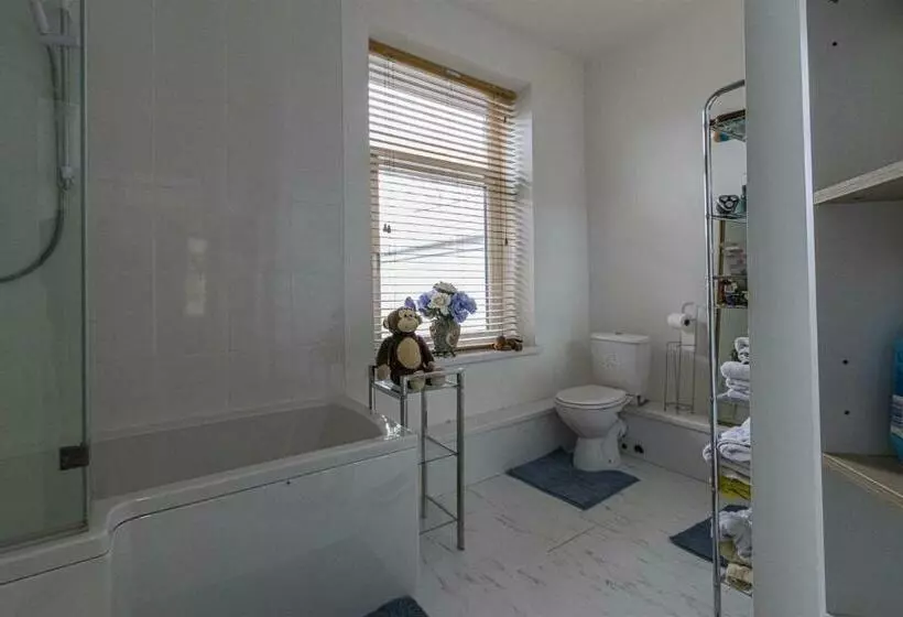 پانسیون Millennium Stadium Guest House