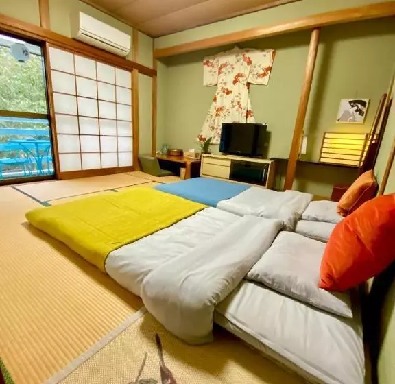 旅館 Hanamizuki Onsen Resort