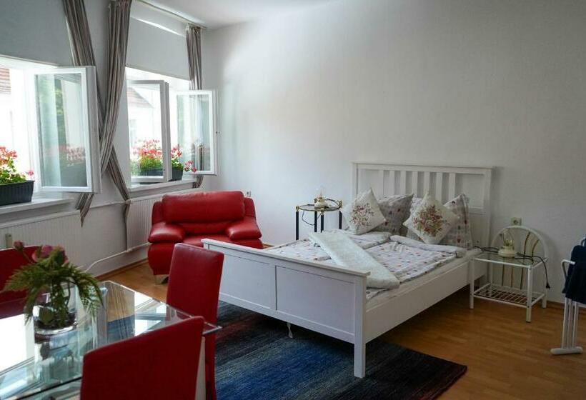 فندق صغير Cafe Alice & Pension Gmbh