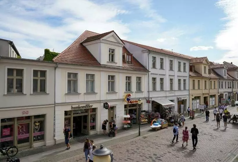 Retkeilymaja Cafe Alice & Pension Gmbh