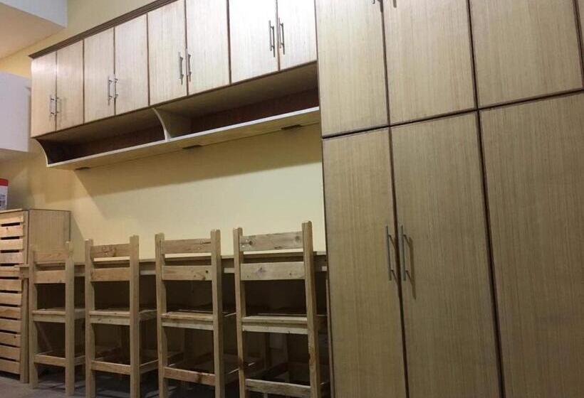 호스텔 R Holistay Vista Heights Legarda Near Ceu San Beda