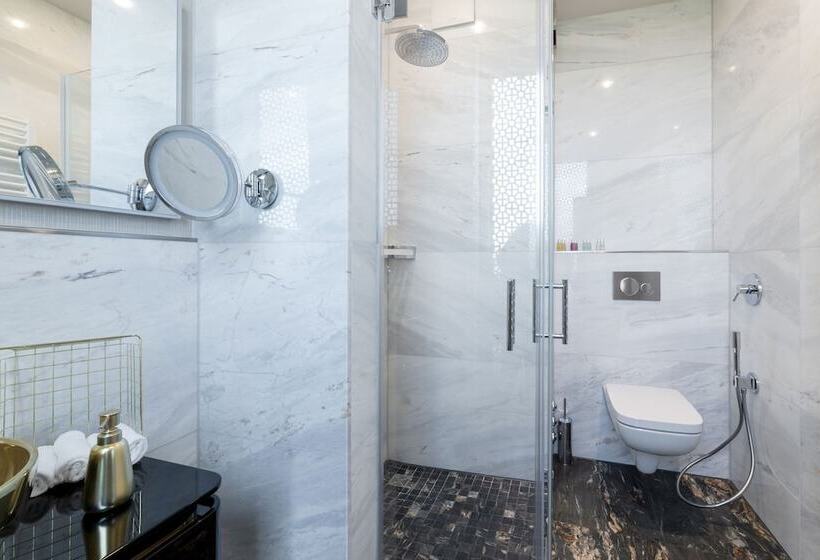 Fourty Three Luxury Serviced Apartments