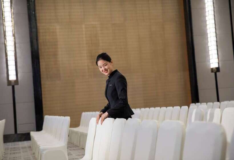 Hotel Hualuxe Yibin, An Ihg