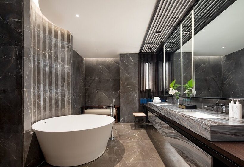 Hotel Hualuxe Yibin, An Ihg