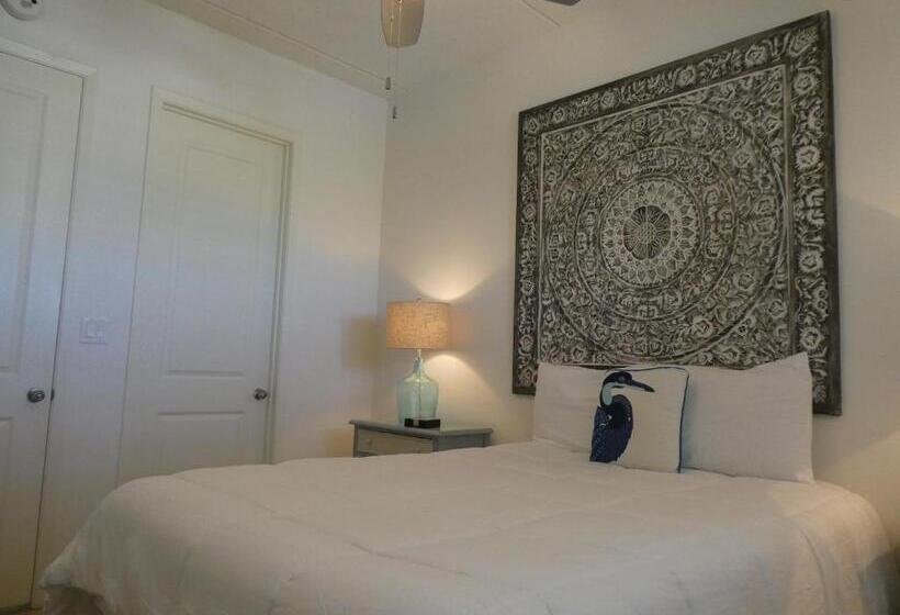 Fishermans Landing On The Bay  Las Marinas