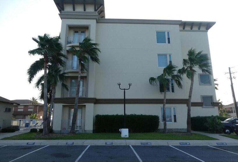 Fishermans Landing On The Bay  Las Marinas