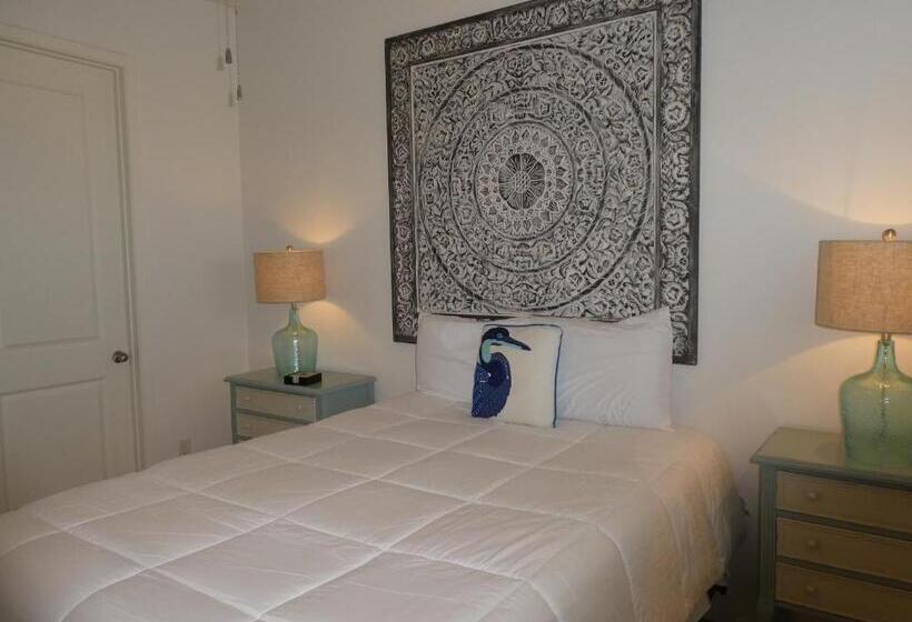 Fishermans Landing On The Bay  Las Marinas