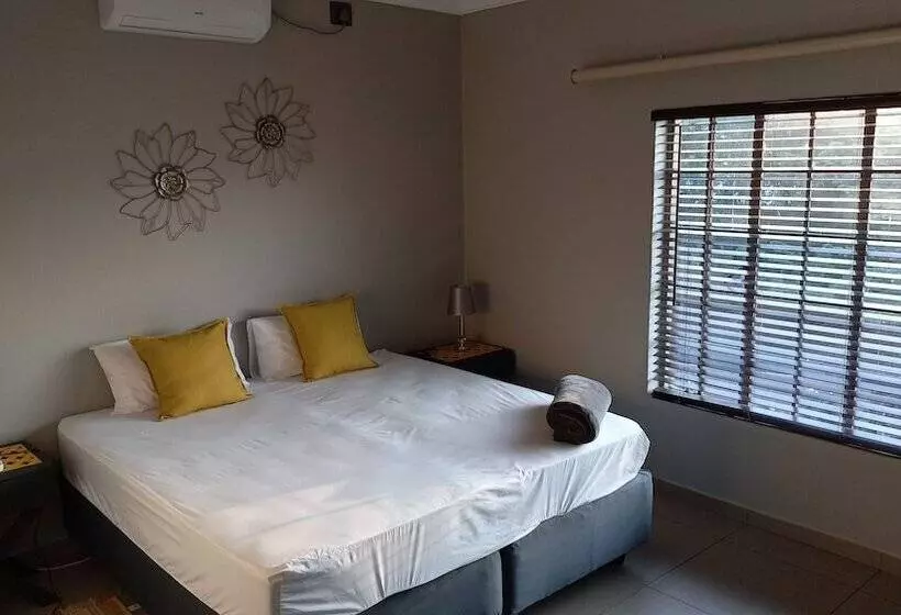 Majatalo Snl Guesthouse At Visarend