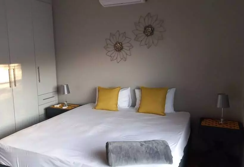 Majatalo Snl Guesthouse At Visarend