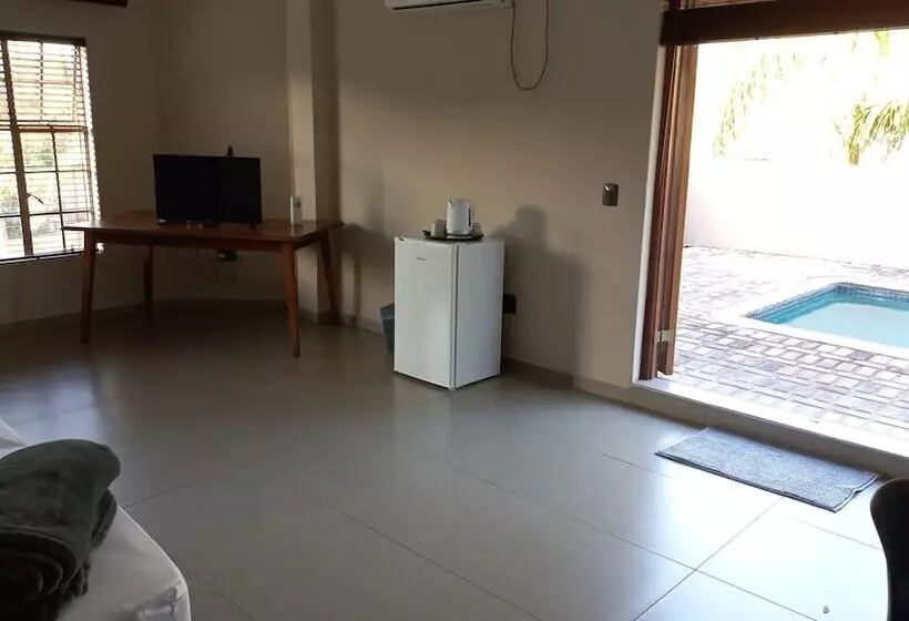 Majatalo Snl Guesthouse At Visarend