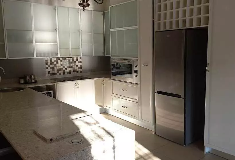 Majatalo Snl Guesthouse At Visarend