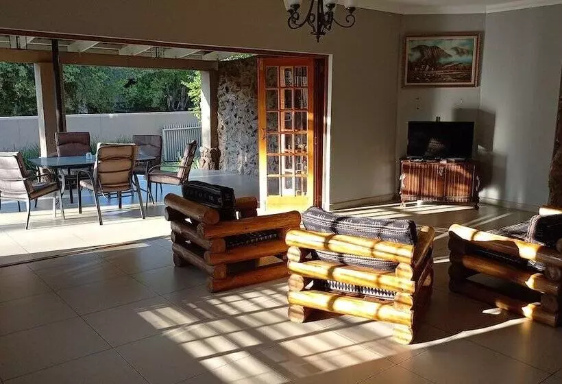 Majatalo Snl Guesthouse At Visarend