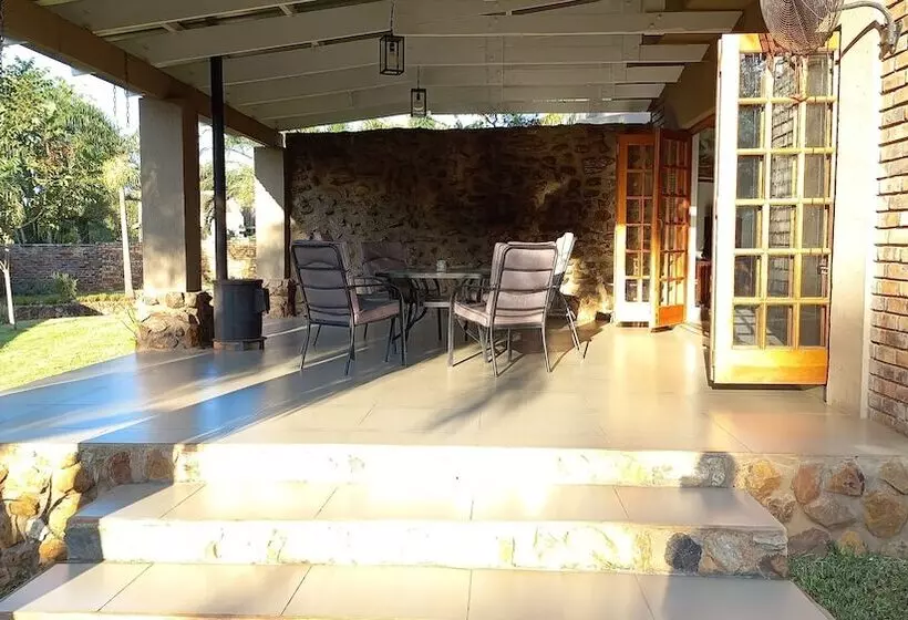 Majatalo Snl Guesthouse At Visarend