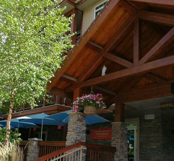 Sunny Tranquil Woods Turret In Falcon Crest Lodge