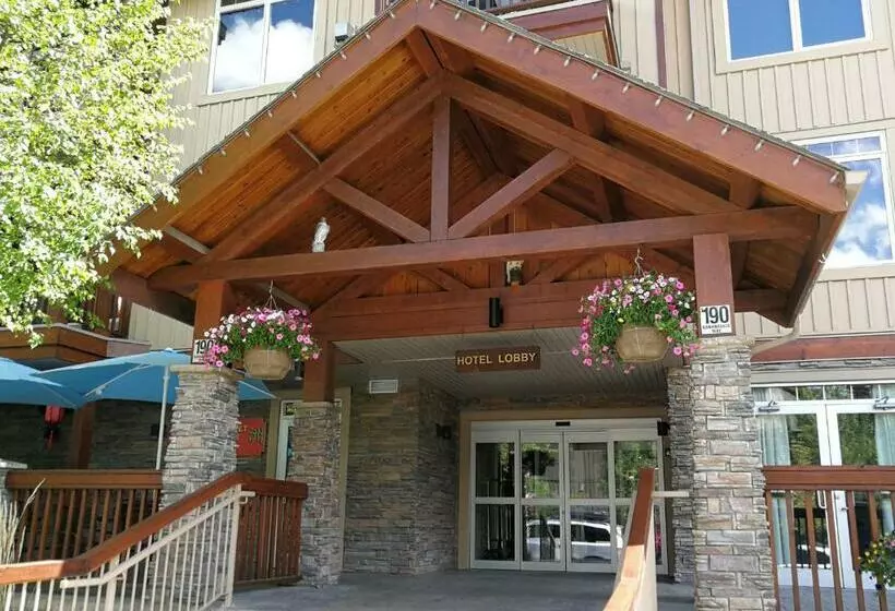 Sunny Tranquil Woods Turret In Falcon Crest Lodge