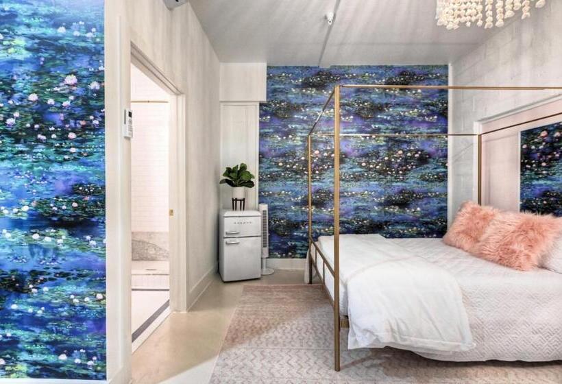 The Oleander Hotel Room 9