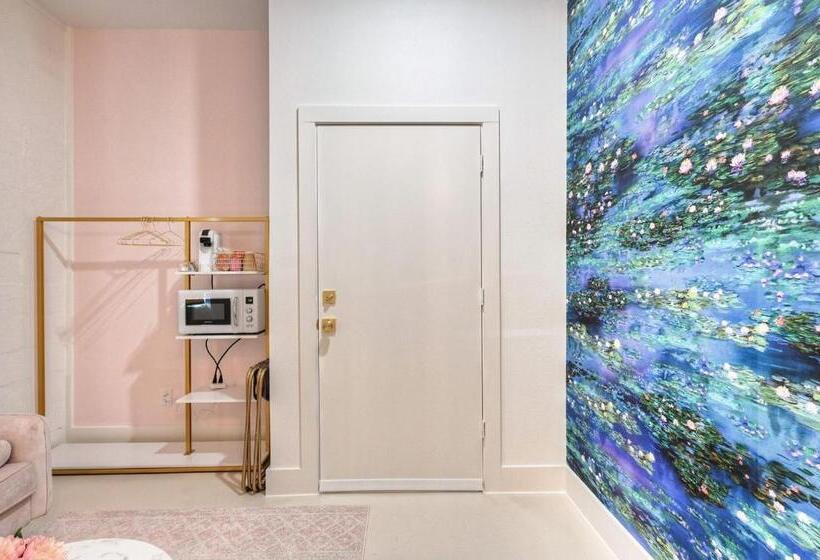 The Oleander Hotel Room 9