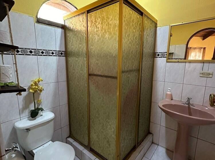 تختخواب و صبحانه Hospedaje Colibri