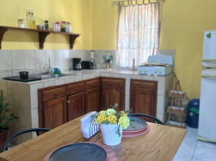 تختخواب و صبحانه Hospedaje Colibri