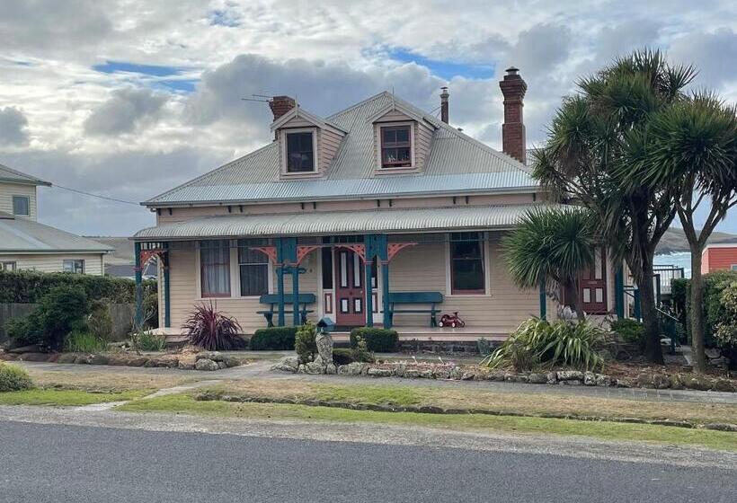 Пансион Hanlon Guest House