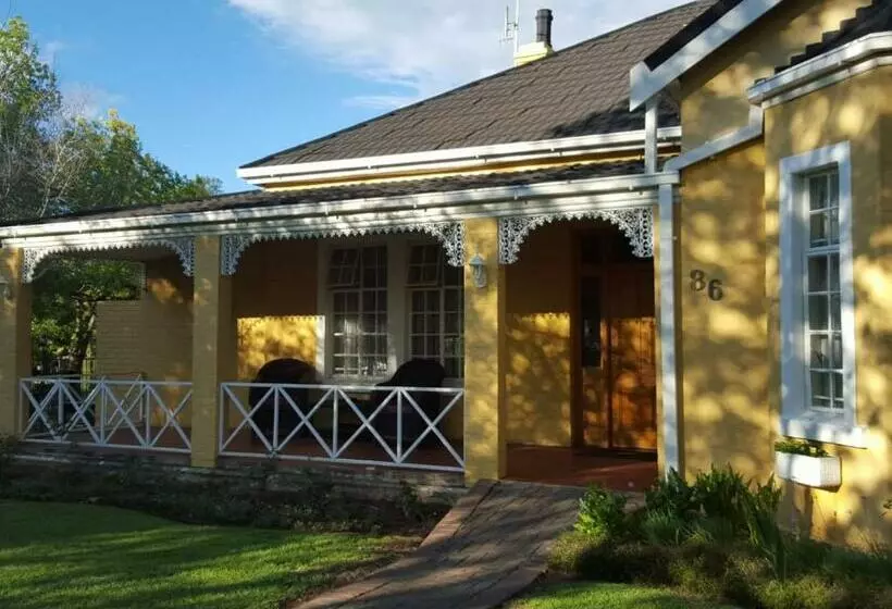 پانسیون Lali S Guest House