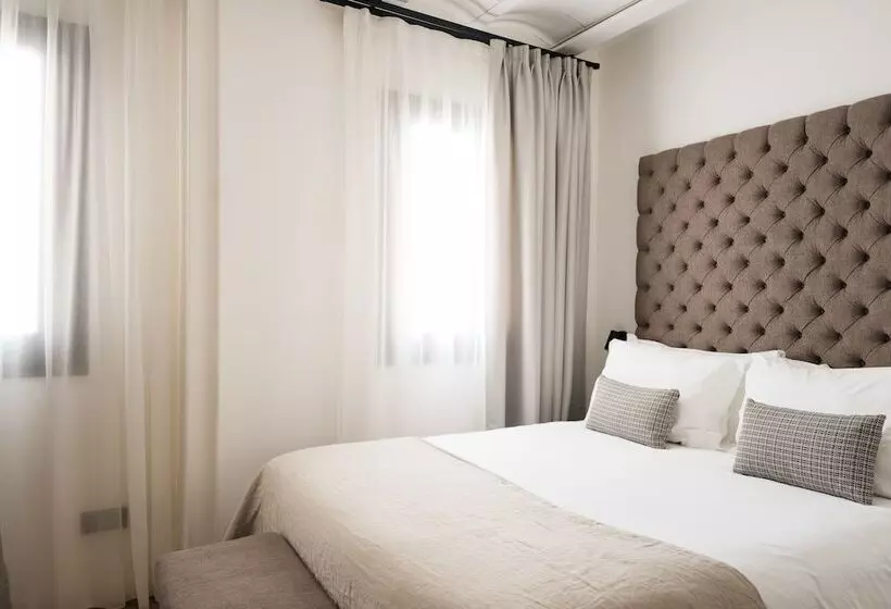 Boutique Hotel Petit Montisión