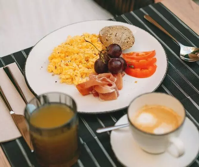 Boutique Hotel Petit Montisión