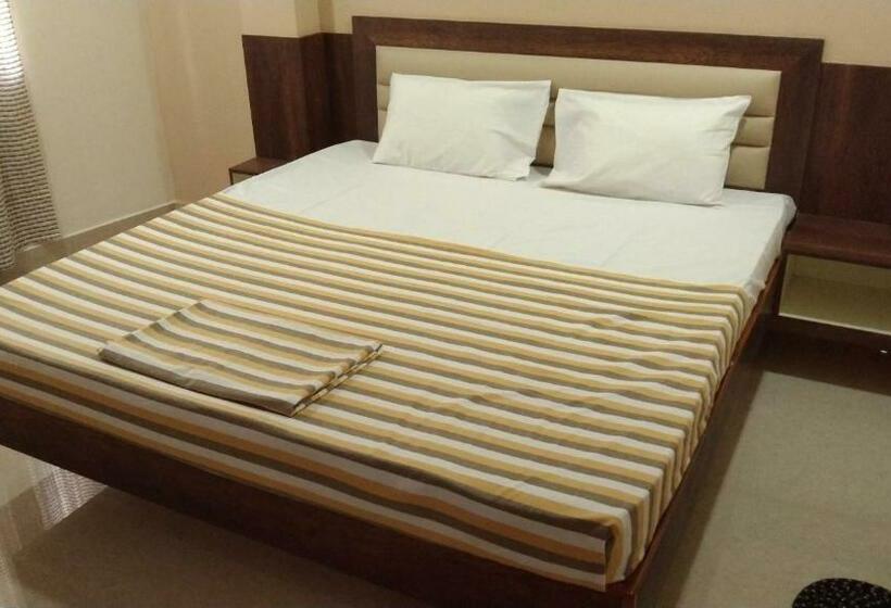 Отель Grand Stay