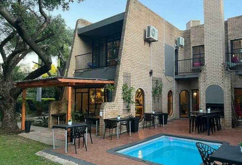 膳宿费 Grafiti Boutique