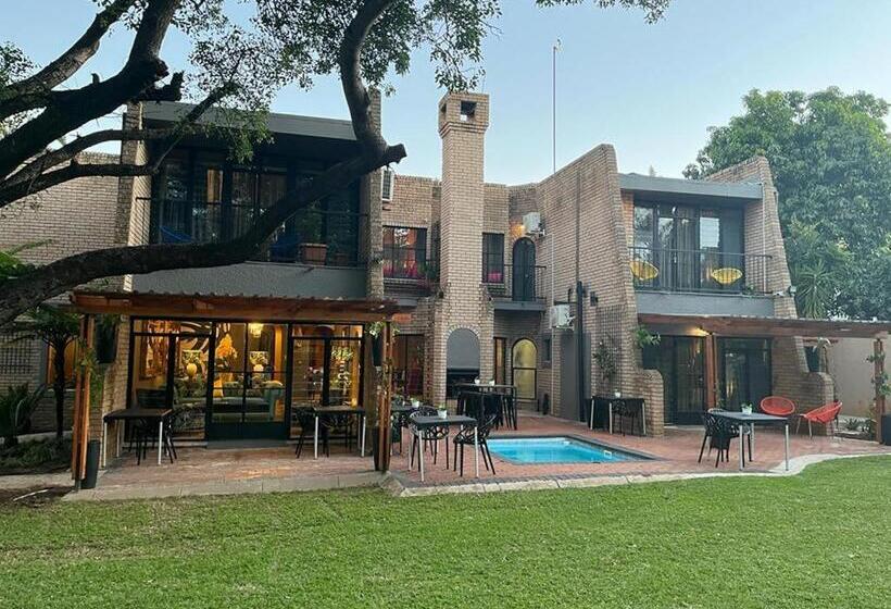 膳宿费 Grafiti Boutique