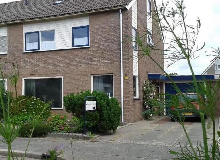 تختخواب و صبحانه Agterdekoog