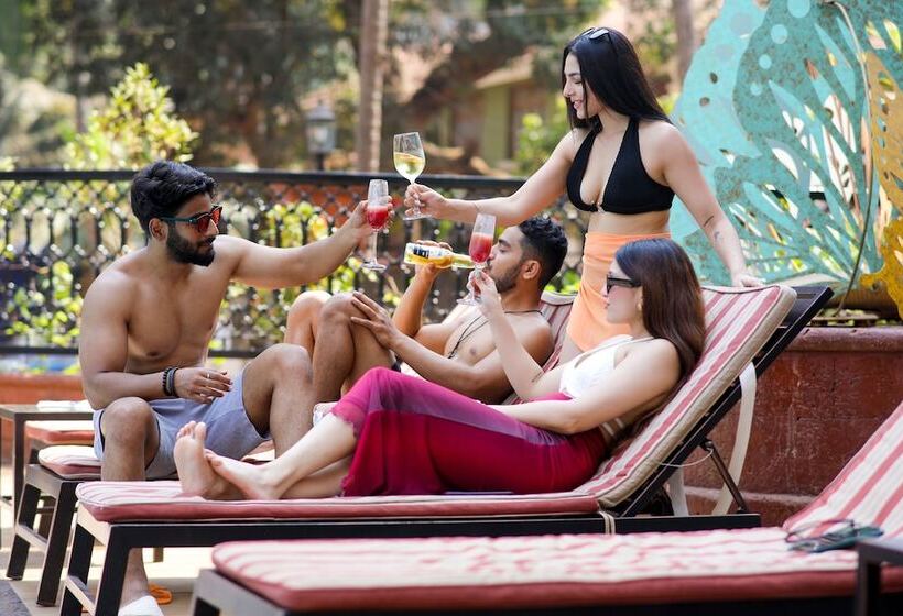 בית מלון כפרי Fairfield By Marriott Goa Calangute