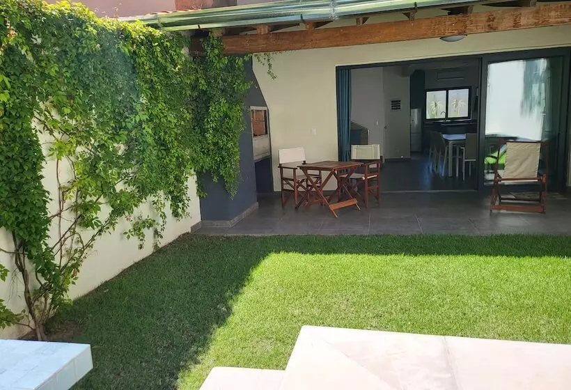 هتل Oasis Dream Holidays   La Petite France