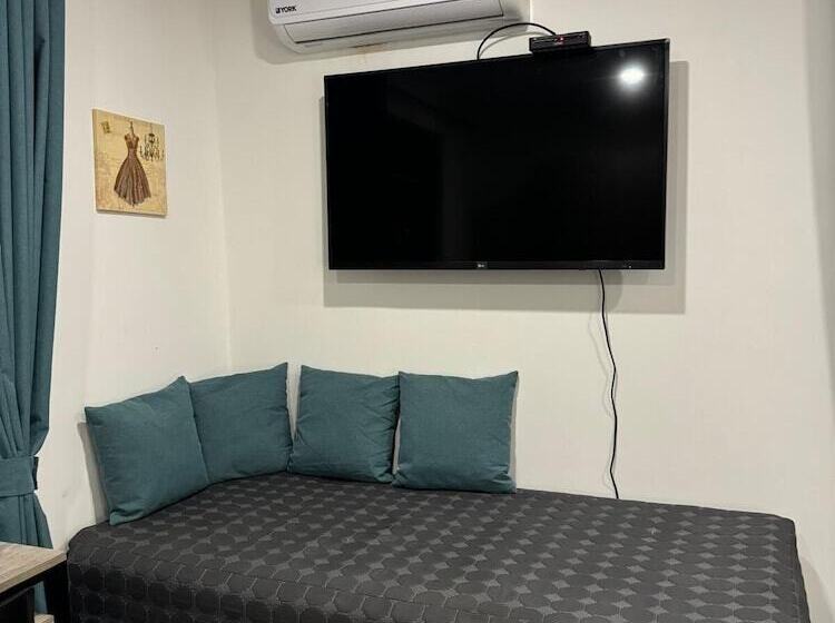 בית מלון כפרי Oasis Dream Holidays   La Petite France