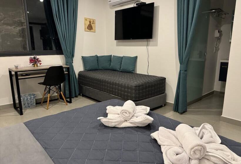 בית מלון כפרי Oasis Dream Holidays   La Petite France