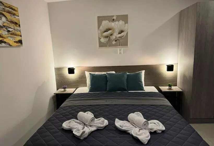 هتل Oasis Dream Holidays   La Petite France
