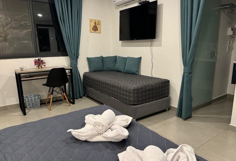 בית מלון כפרי Oasis Dream Holidays   La Petite France