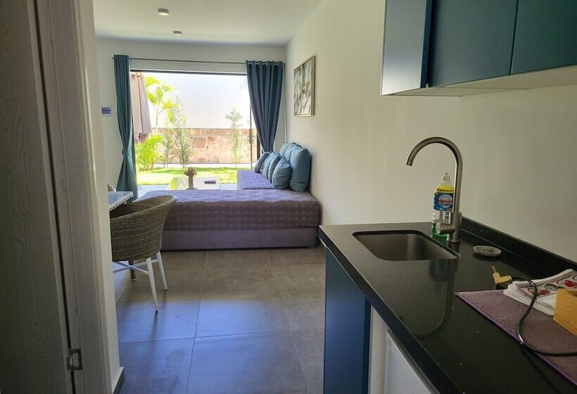 בית מלון כפרי Oasis Dream Holidays   La Petite France